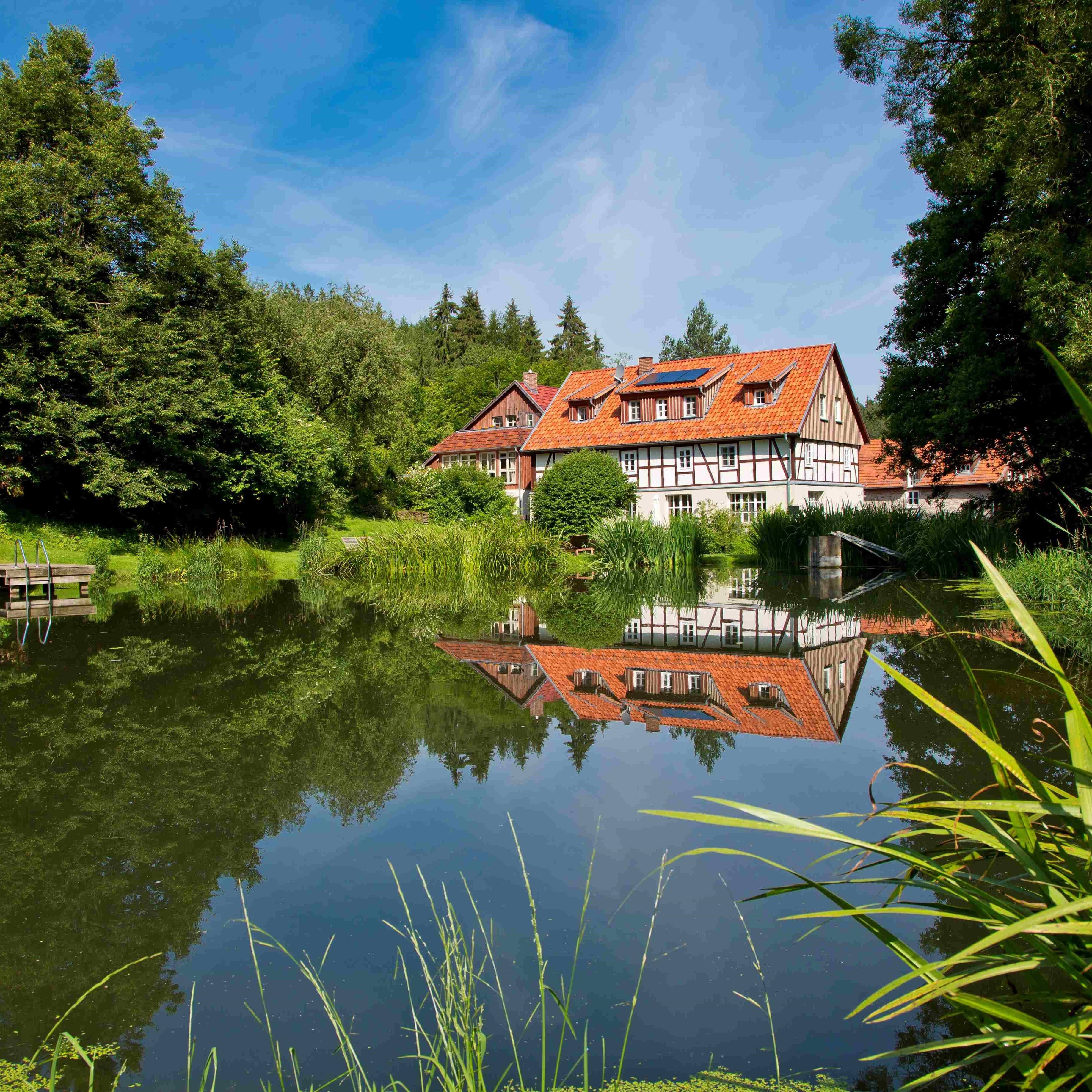 Hochzeitslocation Landhaus Bärenmühle in Frankenau (Hessen) mit Teichanlage