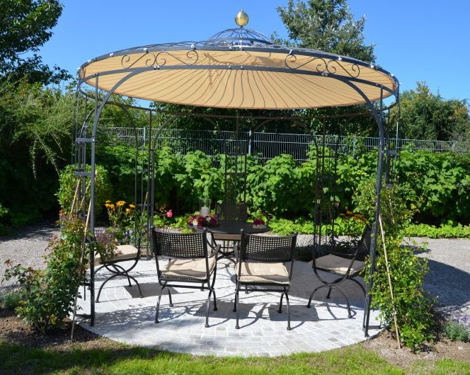 Pavillon neben dem Mercateum in Königsbrunn für standesamtliche Trauungen