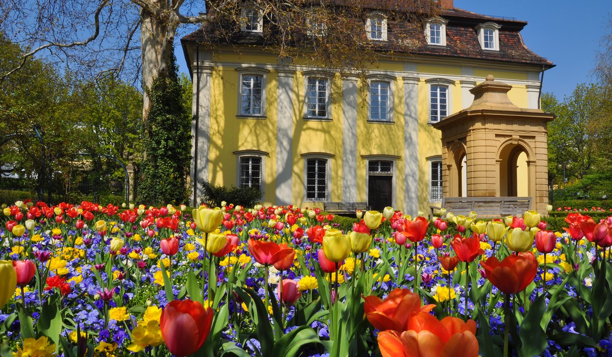Schießhaus Heilbronn – beliebter Trauort des Standesamts mit Garten und Blumen im Stadtpark