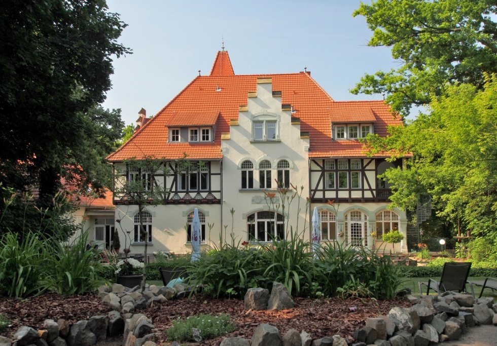 Schloßvilla Derenburg Rückansicht: Besonderer Ort zum Heiraten im Harz.