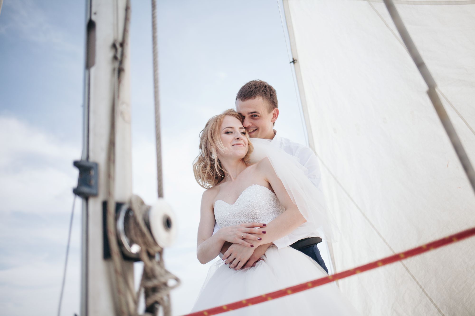 Hochzeit auf dem Schiff glückliches Brautpaar